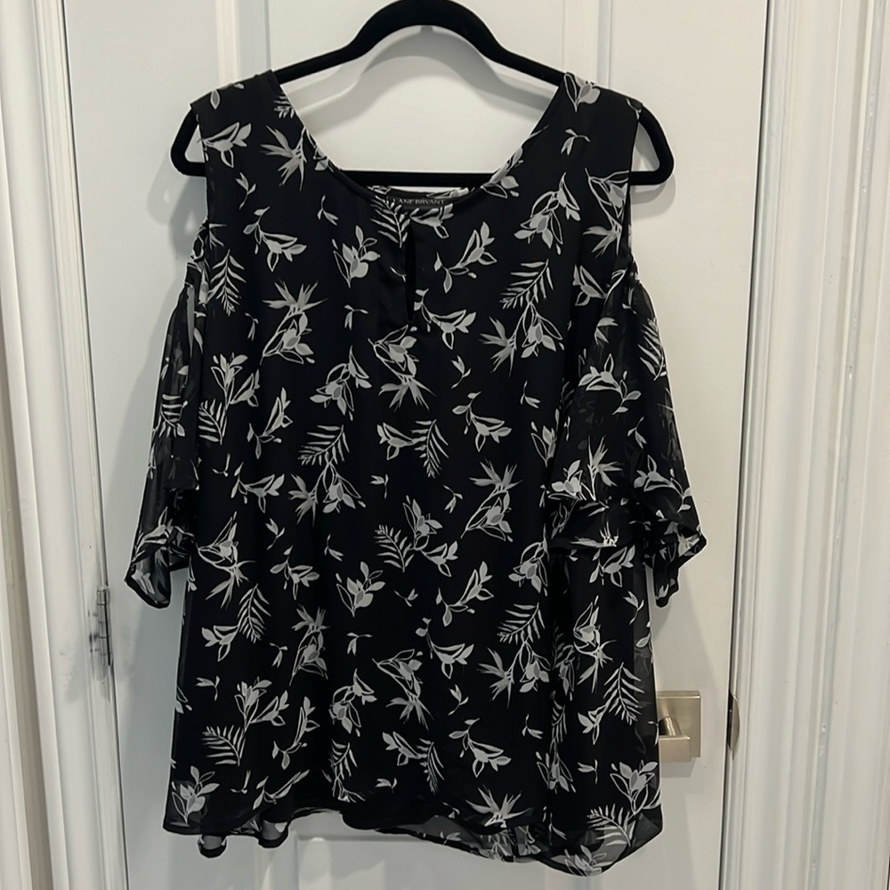Black top plus’s size